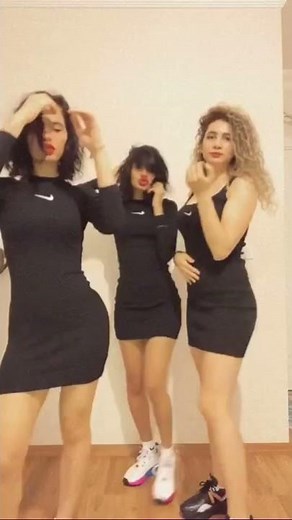 رقص وهز طيز بنات السلطانه 🔞🤤 #رقص #رقص_عربى #الراقصة #رقص #لايك #دعم #تفاعل #كومنت #اكسبلور
