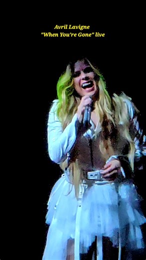 Avril Lavigne: "When You're Gone" live. The Greatest Hits Tour at Madison Square Garden 5/30/2025. #avrillavigne #whenyouregone #live #concert #rockandroll #rocknroll #greatesthits #live #lovesong #madisonsquaregarden #MSG #newyork | Erwin Ceniza
