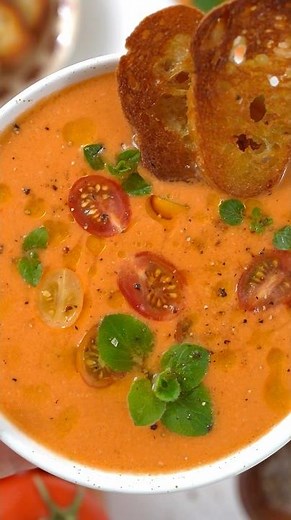 The best bowl of cold tomato soup ever… Gazpacho 🍅