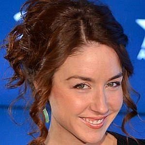Erin Karpluk Boyfriend 2026: Dating History & Exes - CelebsCouples