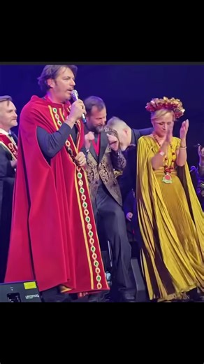 Noah Wyle and Harry Connick Jr closing Orpheus 2026. #neworleans #mardigras #kreweoforpheus #noahwyle #thepitt