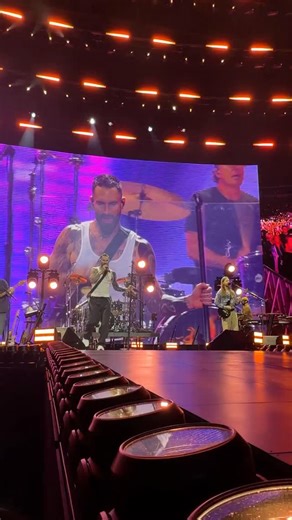 160K views · 11K reactions | A little sweetness in Little Rock  | Maroon 5 | Facebook