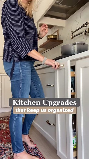 My cabinets are the color “Bonsai” and “Cottage” from the Gentry line at KraftMaid. #kitchencabinets #kitchenorganization