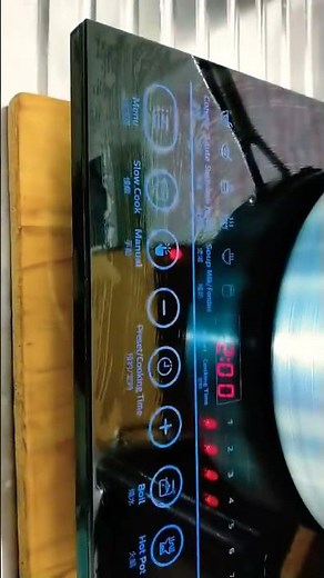 my induction cooktop making a noise not sure what the problem is 😂😂