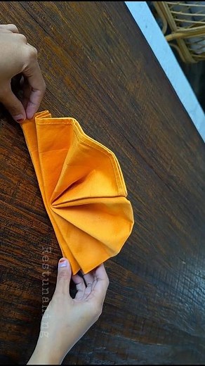 Good 😍 simple fan napkin folding tutorial