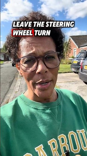 Parking on a Hill: Which Way to Turn Your Wheels? 🚗⛰️ #DrivingTips