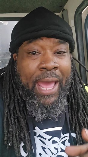 I want to talk about the little kid's in Chicago, jumping on the mother & her kids | Kenny Johnson