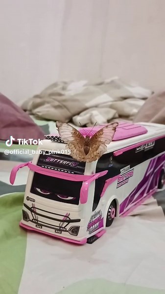 Miniatur Bus Basuri with Butterfly Design
