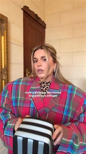 NYASSA on Instagram: "Vivienne Westwood core 🪐🧷🧷💌💌 #fashiongirl #viviennewestwood #runwayfashion #fashiondesign #diyfashion #editorialfashion"