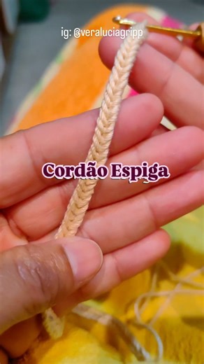 Sabia que na descrição do meu perfil você encontra um link com os mais diversos tipos de materiais, receitas e achadinhos para fazer o seu crochê? Tem também: ✅️ Promoções de Fios e Barbantes das @crocheteiras.com.br cupom de primeira compra: PRIMEIRA10 ✅️ Cursos de Bonecos de Crochê da @seltoys , para você aprender do zero. ✅️ Cupons de Descontos da Shopee, confira todas as ofertas e aproveite!! crochepassoapasso | crochetando | croche | croche iniciante | promoções de novelo | curso de amiguru