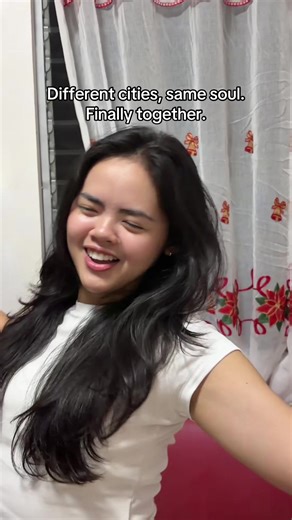 Long-Distance Best Friends Reunite for a Night