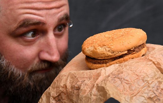 This McDonald’s burger from 1995 is perfectly intact — and even rats won’t eat it