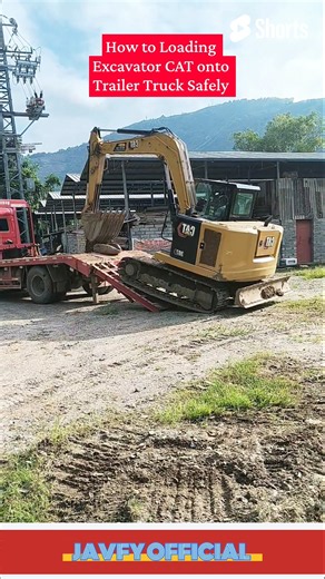 How to Loading Excavator CAT onto Trailer Truck Safely