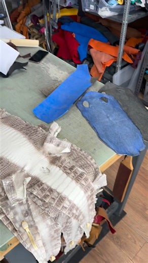 New leather just landed 🇯🇵 @himejikurozan.tannery From a tannery in Japan that specializes in traditional black lacquer dye and a deep British green tone. As rare as it is unique yet surprisingly smooth and pleasant to the touch. This leather was traditionally used in samurai armor. We are bringing it back to life across all of our leather goods. #aaronbespoke #handmade #watchstraps | Aaron Bespoke