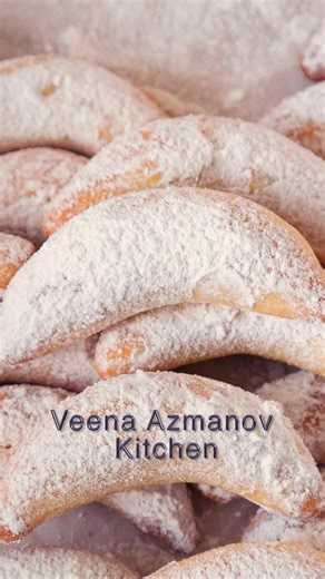 𝗩𝗮𝗻𝗶𝗹𝗹𝗮 𝗖𝗿𝗲𝘀𝗰𝗲𝗻𝘁 - Easy Holiday Cookies Comment - HolidayCookies - to get the recipe. Crescent Cookies are typically made with a buttery dough rolled into a crescent shape and baked to golden perfection. The result is a flaky, tender, and absolutely irresistible treat. Trust me - these are surprisingly easy to make #vanillacrescents #holidaycookies #bakedfromscratch #Christmascookies #cookierecipes 👩‍🍳 Veena | Easy Cooking & Baking ✨ More recipes: veenaazmanov.com 📌 Follow for 