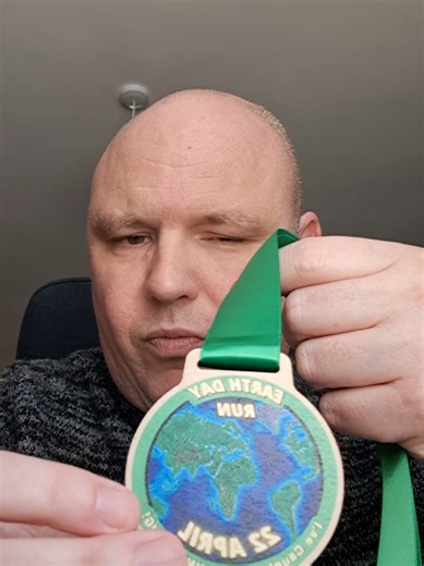 Still time to enter the Earth Day Virtual Run. Remember 10% of your entry goes to charity and every entrant will be added to our prize draw to win a post-race gift box. Sign up at runnersbug.com. #FitnessFun #EarthDay #TheRunningBug #CapCut