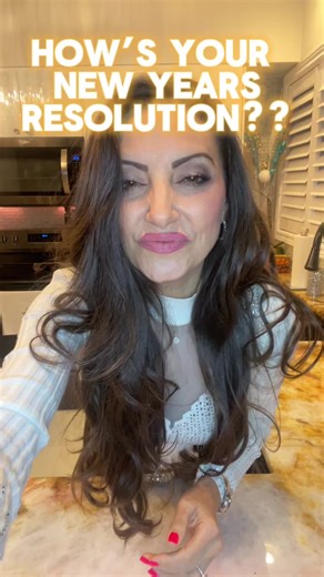 Happy February! Are you still sticking to your NY resolution? Let me show you and easier way to stick to it! #newyearsresolution #guthealth #healthylifestyle #unavitaintl #insulinresistance