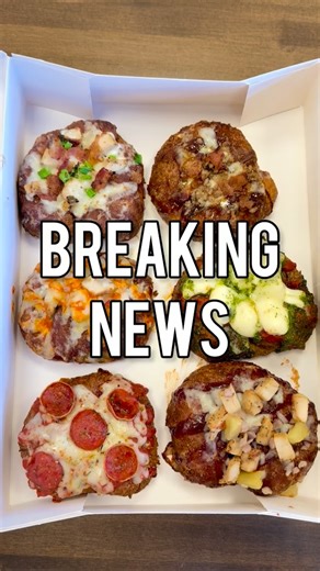 Eat Drink Cheers || Jessica on Instagram: "BREAKING NEWS 📰 Parlor Doughnuts is changing the game with their NEW Layered SAVORY Doughnuts and Parmesan Minis! 🤯 The Savory Doughnuts have a nice flaky exterior that is rolled in parmesan, and the inside is light, fluffy, and airy! The Savory Doughnuts and Parmesan Minis are available daily at @parlordoughnuts starting at 11am! 🕚 Savory Flavor Options: 🍕 OG Pepperoni: Rich red sauce, melty mozzarella, bold pepperoni, and a sprinkle of Italian her