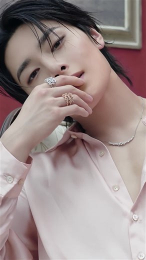 DAMIANI on Instagram: "Global ambassador @i.2.n.8 wears Damiani Mimosa. The collection was originally conceived as a tribute to the strength and tenacity of Gabriella and Silvia – Damiano Grassi Damiani’s wife and daughter – and then extended to all women as a reflection of his great respect and profound admiration for them. #Damiani #Handmade #MadeInItaly #DamianiMimosa"