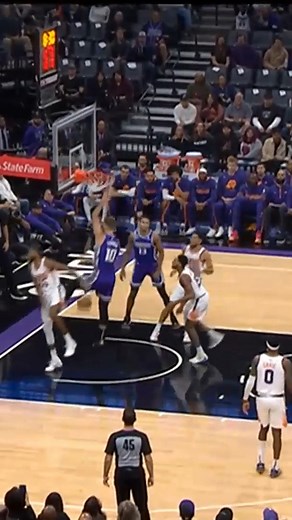 SABONIS PUTS DOWN A POSTER 😮 Use code NBA50 at checkout for 50% off ➡️ https://app.link.nba.com/e/_blackfriday_ | NBA