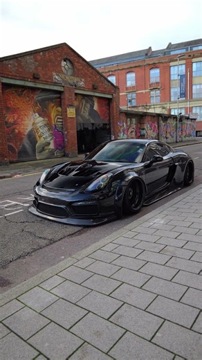 Cool car, cool guy. Matt’s carbon wide body Porsche Caymen featuring ‪@Airliftperformance‬ 💪🏼