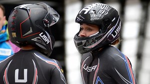 Update: Lolo Jones misses medal but celebrates with teammates