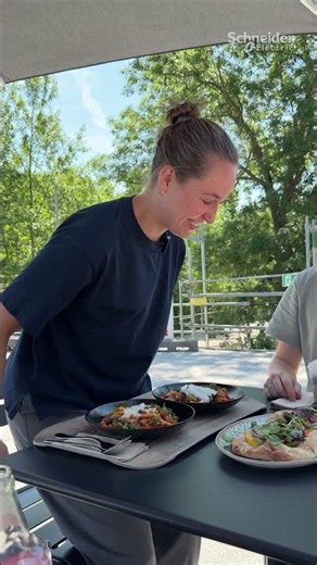 BMW BERLIN-MARATHON Episode 3 - Carb Loading | Schneider Electric