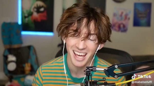 “I could have sworn i have a few more limbs” IS TAKING ME OUTTT😭😭😭 #albertflamingo #flamingo #albertsstuff #flamingowastaken #robloxfyp #fyp #foryoupage