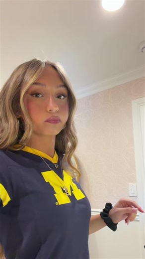 bella rice (@_bellarice_)’s videos with original sound - EMMA DRISCOLL