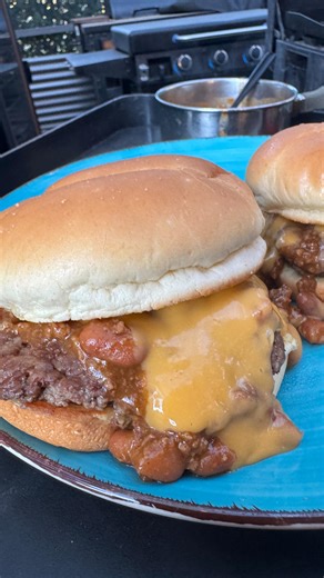 🔥 Chili Cheese Burgers on the @pitbossgrills Ultimate Griddle 🔥 Big, bold, and messy in the best way 🍔🔥 We’re cooking chili cheese burgers on the Pit Boss Ultimate Griddle, stacking juicy smashed patties with nacho cheese and topping them with Nalley Brand Thick Chili for that classic, rich chili flavor. Cooking burgers on the flat top gives you the perfect crust, while the thick chili adds serious comfort-food vibes. This is an easy, over-the-top griddle burger that’s perfect for game day,