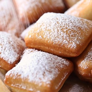 ❤️Comment "recipe" below, and I'll message it to you! Beignets are a French pastry that is fried and served with a thick dusting of powdered sugar. They are most well known for being associated with the French Quarter of New Orleans, but you can make them at home because I’m showing you How to make Beignets! https://recipesforholidays.com/how-to-make-beignets/ | RecipeGirl