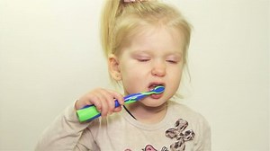 Little Girl Brushing Her Teeth Stock Footage Video (100% Royalty-free) 14295634 | Shutterstock