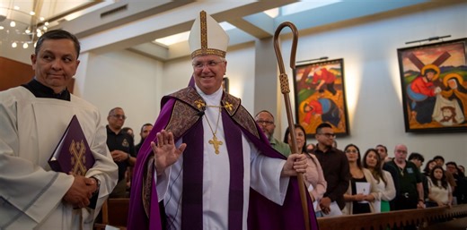 ‘Yes to Christ:’ Bishop welcomes over 1,000 on their final journey toward entering the Church - The Catholic Sun