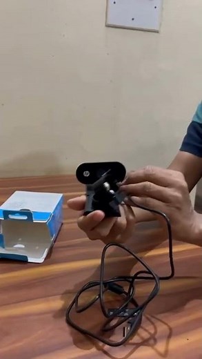 HP 320 FHD Webcam 1080 - Plug and Play Setup for Video Calling on Skype, Zoom, Microsoft Teams