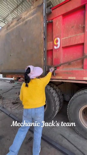 Trunk Door Hinge Modification By Welding #mechanic #mechanicjack #truck #welding #modification | Mechanic Jack's team