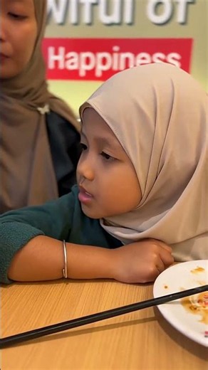 Lucu Banget!!! Shanum Lagi Lihat Makanan Apa Ya 😱😱😱 #shorts #funny #numnum