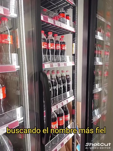Cena romántica y Coca-Cola en la playa