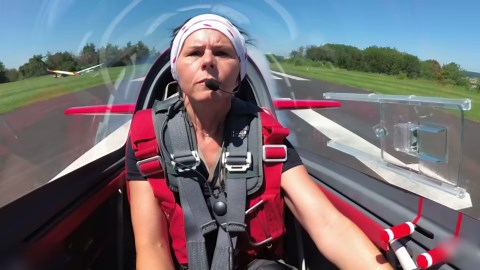 This Extra 300 seems to ignore the normal rules of flight