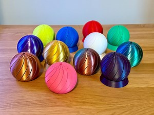 Slime Ball Fidget Toy | 3D Printed Kinetic Sensory Ball | Twisty Desk Toy With Stand | 50 Colors - Etsy