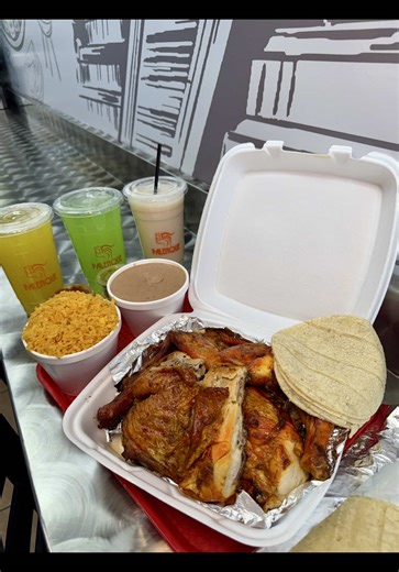 Pollo a la Parilla in Gage Park 🍗🔥 We love a no-frills spot! If you’re in Gage Park stop by @palenque_polloasado for some good pollo asado 📍2752 W 55th St | Chicago #polloasado #chicagotiktok #mexicanfood #gagepark