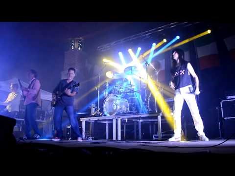 Jason Kelty and E S C 4 P 3 singing Separate Ways | Journey Tribute Band