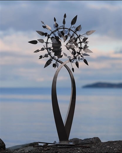 "The Blush" by Anthony Howe - kinetic wind sculpture spins in a whisper yet withstands extreme gusts. Similar to "The Tempest" but much smaller at 60"H x 32"W x 18"D, 45lbs, 304 stainless. #kineticsculpture #stormking #stormkingartcenter #gibbsgardens #gibbsfarmsculpturepark #gibbsfarm #moma #artsella | Anthony Howe