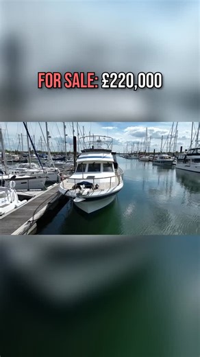 This is the Trader 535 Signature 55 feet of proper cruising capability with twin CAT 3126B engines a semi displacement hull over 2600 litres of fuel capacity and a walk-in engine room. Full teak interior Onan generator watermaker and hydraulic thrusters round it off. If you’re after a serious liveaboard trawler yacht you’ll want to see this. The full boat tour video is now live so head to the link in my bio and scroll down to the latest videos section to watch. #boat #boats #boattour #boattours 