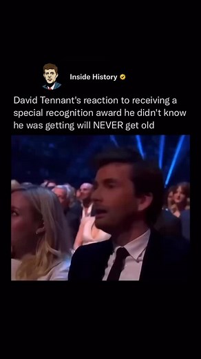 In 2015, David Tennant was surprised with the Special Recognition Award at the National Television Awards — a moment he never saw coming. The tribute began with a moving montage of his career highlights, from Doctor Who to Broadchurch, leaving him visibly emotional. As it dawned on him that the honor was his, his expression shifted from confusion to disbelief, then deep gratitude. The audience rose in applause, joined by his colleagues and family. Fighting back tears, Tennant delivered a heartfe