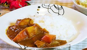 32K views · 230 reactions | How to make Japanese Curry from scratch including a few tips to make it even better! Full recipe here https://goo.gl/BNlXL6 | TabiEats | Facebook