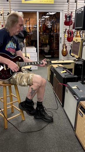 Jerry Cantrell Wino Epiphone Demo with Allen Accomplice