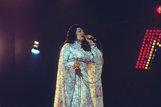 10 Best Loretta Lynn Songs of All Time - Singersroom.com