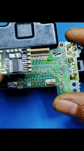 Giyan Circuit on Instagram: "upgrade auxiliary to bluetooth to be up to date 2 #uptodate #aux #upgrade #project #tipsandtricks"