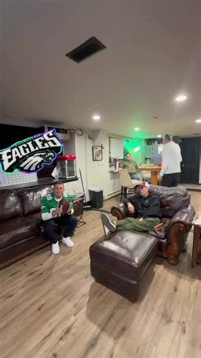 29K views · 1.2K reactions | Monday night football let’s ride 落  VIP picks only on Patreon go birds 礪 #philly #snuff #food #sports #joeymerlino #free #eagles #marines #eagles #money | Joe Lil Snuff Perri | Facebook