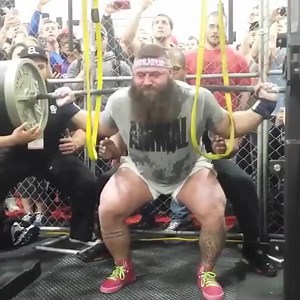 405kg squat like a BOSS! | The Bodybuilding Nation